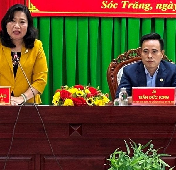 Die Parteidelegation der vietnamesischen Anwaltsvereinigung arbeitet mit dem Parteikomitee der Provinz Soc Trang zusammen