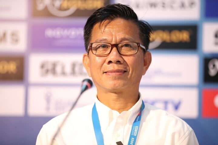 Coach Hoang Anh Tuan may be the temporary leader of the Vietnam national team.