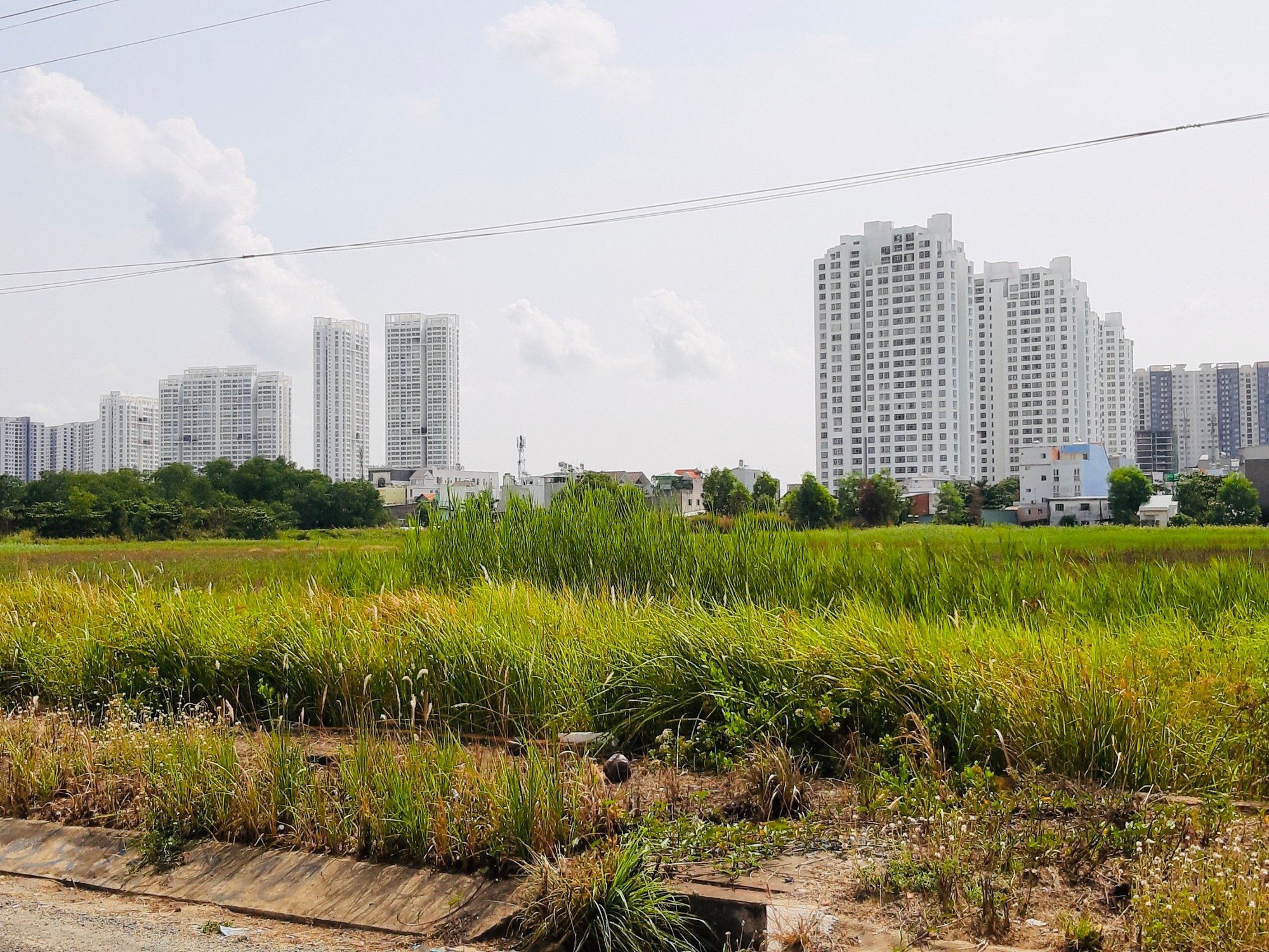 Thanh khoản thị trường bất động vẫn đang sản thấp kỷ lục - Ảnh 2.
