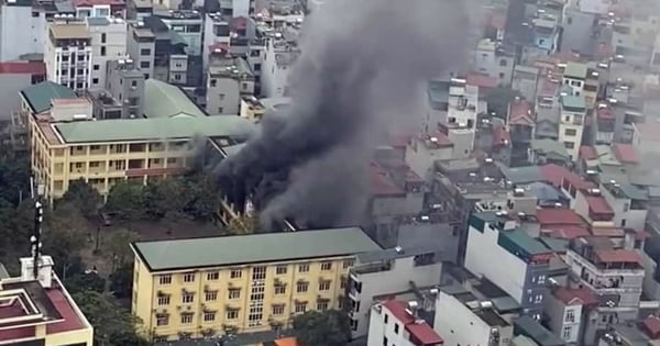 Incendio en la escuela secundaria Van Quan, decenas de estudiantes tuvieron que evacuar