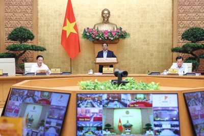 Le Premier ministre Pham Minh Chinh préside une conférence en ligne entre le gouvernement et les localités