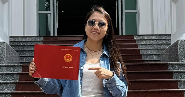 'Cô giáo’ Huỳnh Như vẫn mê đá bóng!