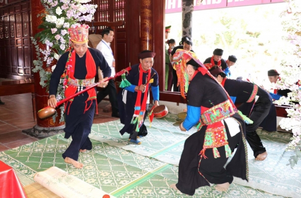 동 쿠옹 사원 축제 하이라이트, 옌바이