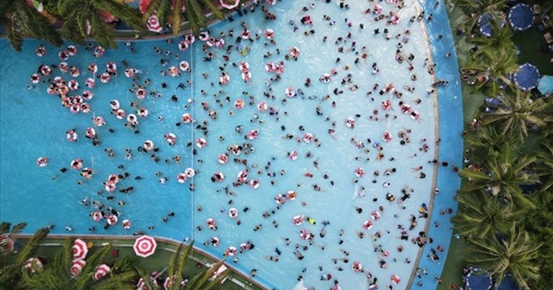 Das Geschäft des Dam Sen Water Park läuft gut, die Gehälter der Führungskräfte sind stark gestiegen und bei der Bank sind Ersparnisse in Höhe von Hunderten Milliarden Dong angelegt.