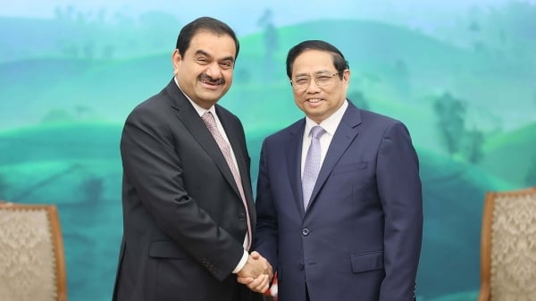 Prime Minister Pham Minh Chinh receives Chairman of Adani Group, India