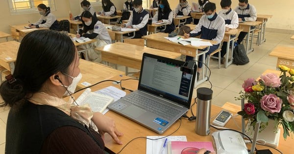 Hanoi plans to not take exams, only consider teacher promotions