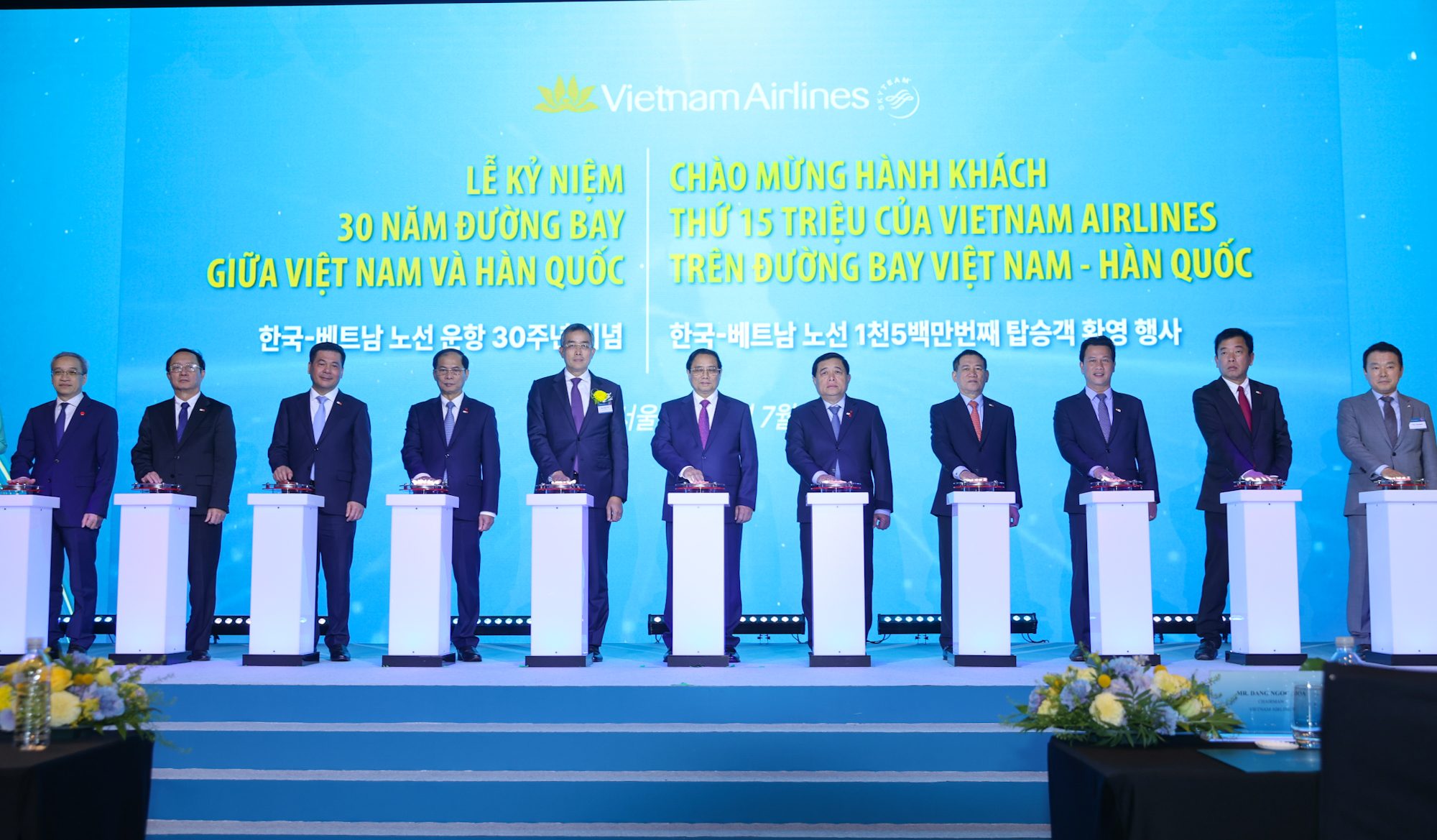 Thủ tướng: Vietnam Airlines cần phát huy hơn nữa vai trò cầu nối Việt Nam - Hàn Quốc