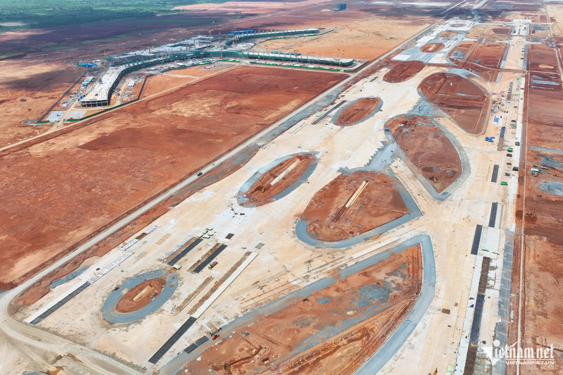 ท่าอากาศยานนานาชาติลองถั่น1.jpg