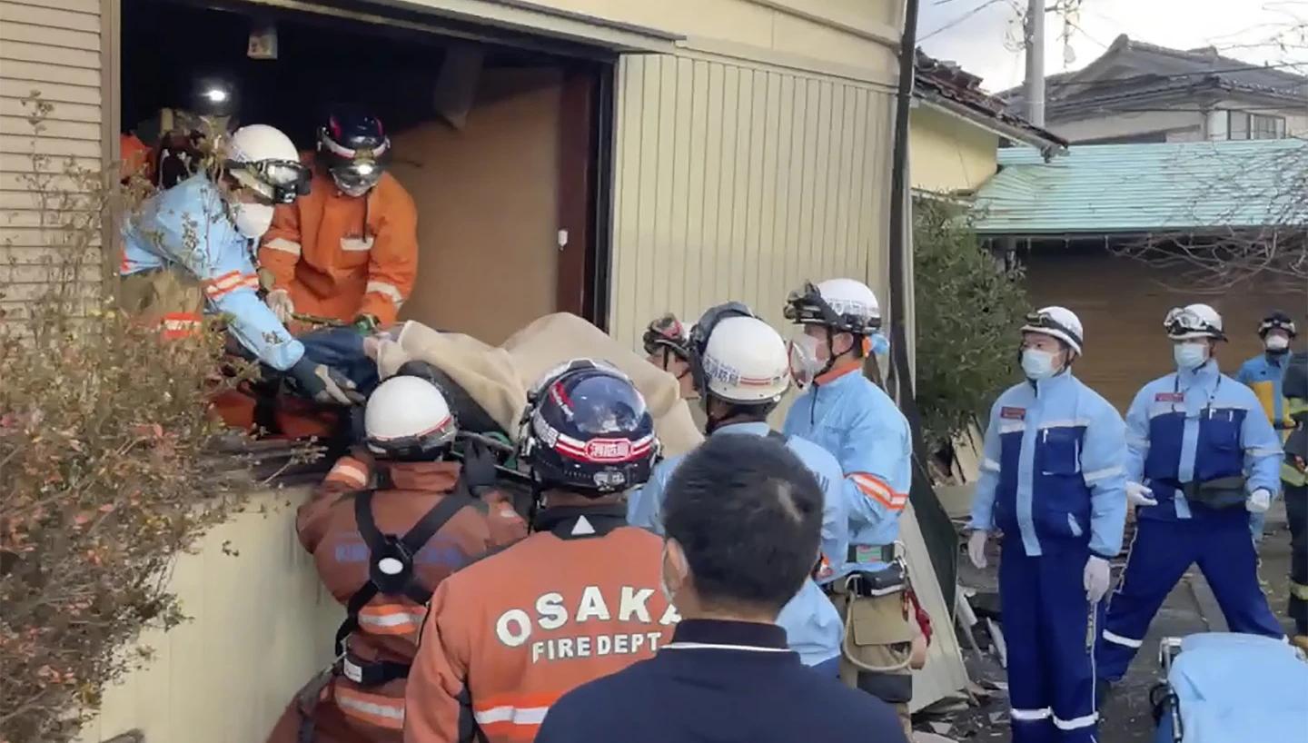 tremblement de terre au Japon, sauvez de nombreuses personnes après le tremblement de terre, des centaines de personnes sont toujours portées disparues, photo 1