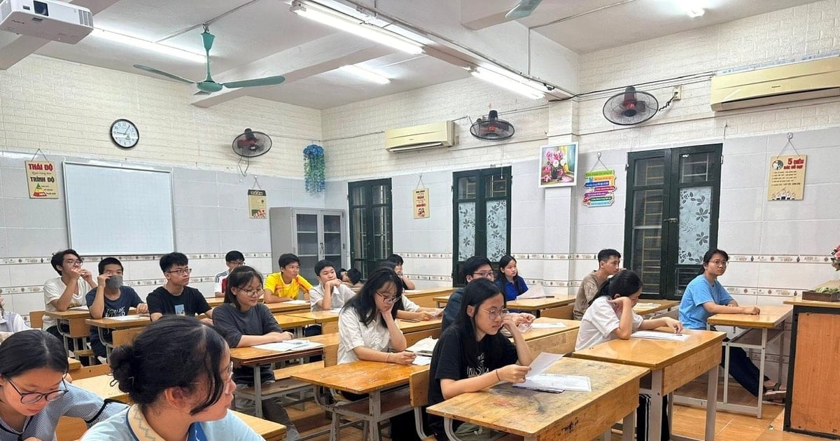 Hanoi maintains stable 12 areas for 10th grade admission