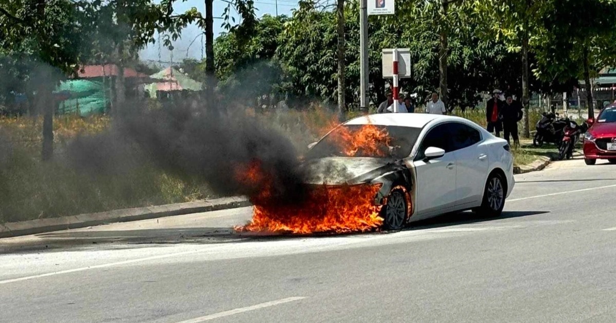 Cause inattendue de l'incendie d'une Mazda 3 à Ha Tinh