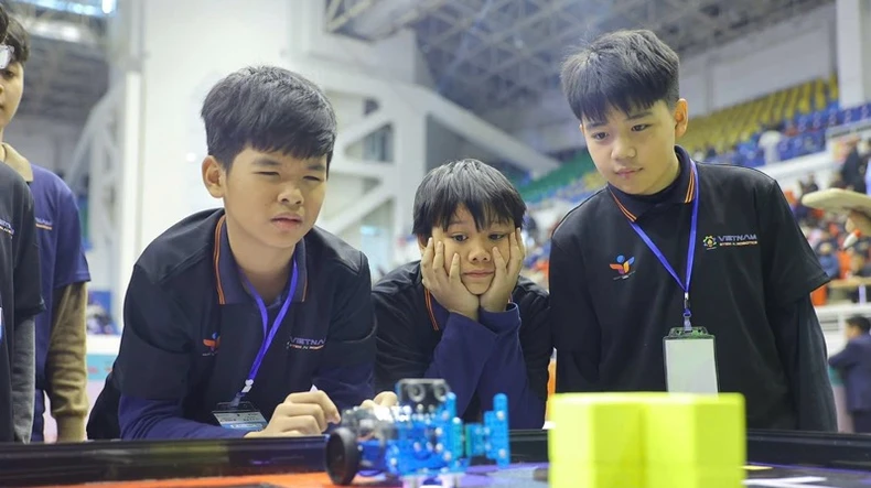 Hơn 1.000 thí sinh tranh tài trong Vòng chung kết Cuộc thi Vô địch quốc gia STEM, AI và Robotics 2024 ảnh 1