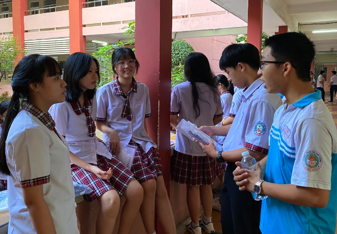Từ ngày mai 2-5, thí sinh bắt đầu đăng ký thi tốt nghiệp THPT 2024- Ảnh 1.