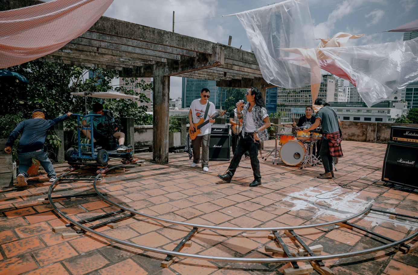 Bức Tường ra MV mới, chọn cư xá Thanh Đa làm kỷ niệm tuổi thơ   - Ảnh 3.