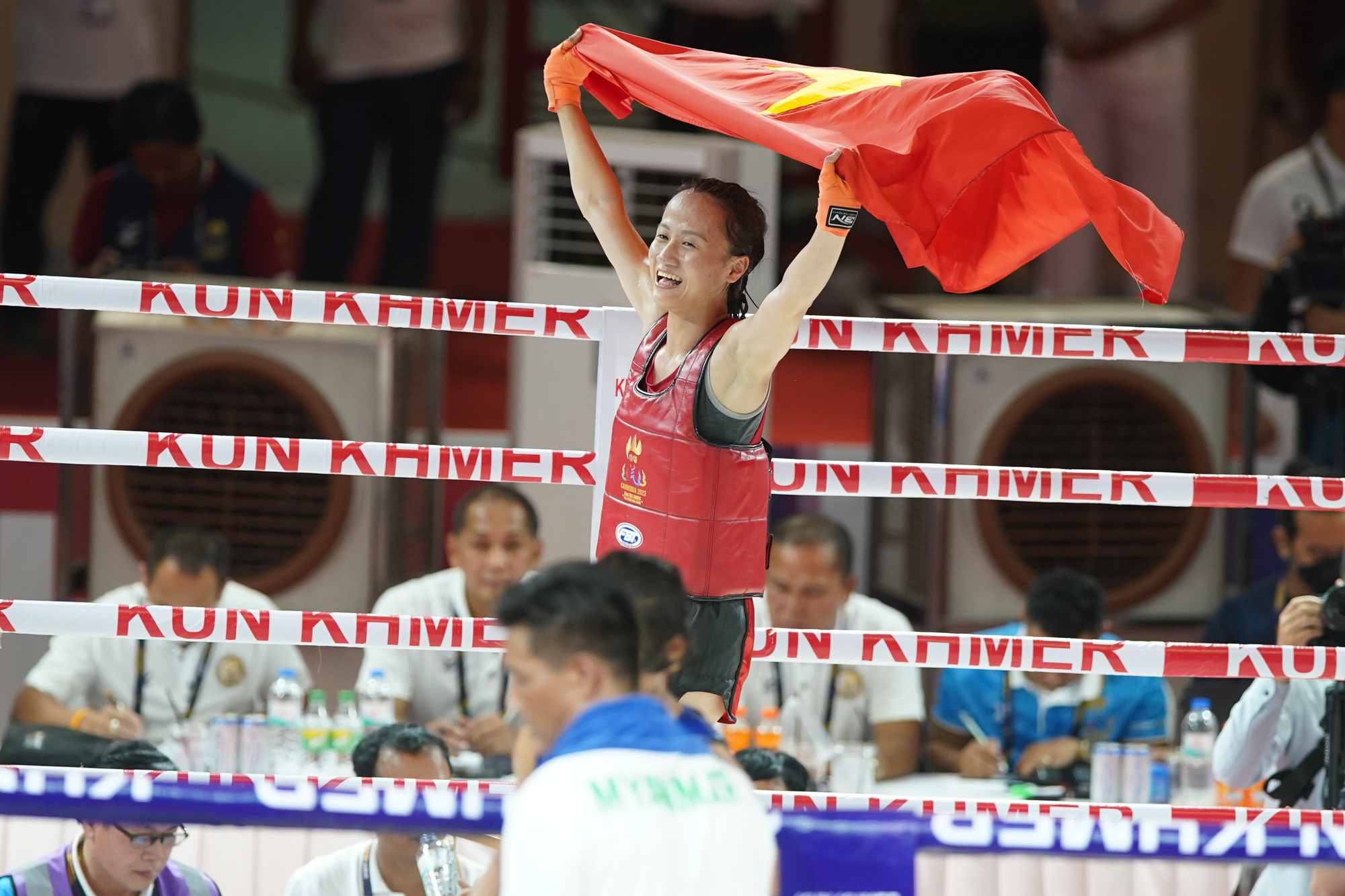 Nguyễn Trần Duy Nhất và lần đầu cầm quân tại SEA Games - Ảnh 1.