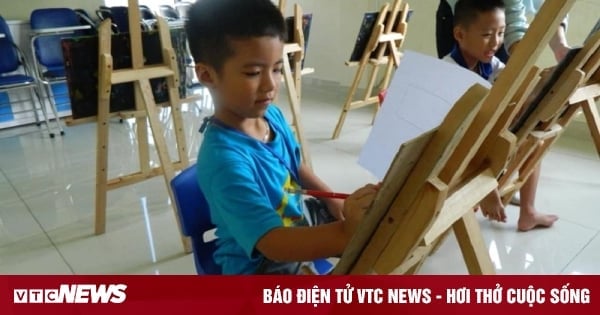 Los padres en Ciudad Ho Chi Minh gastan millones para que sus hijos asistan a cursos de verano en internados.