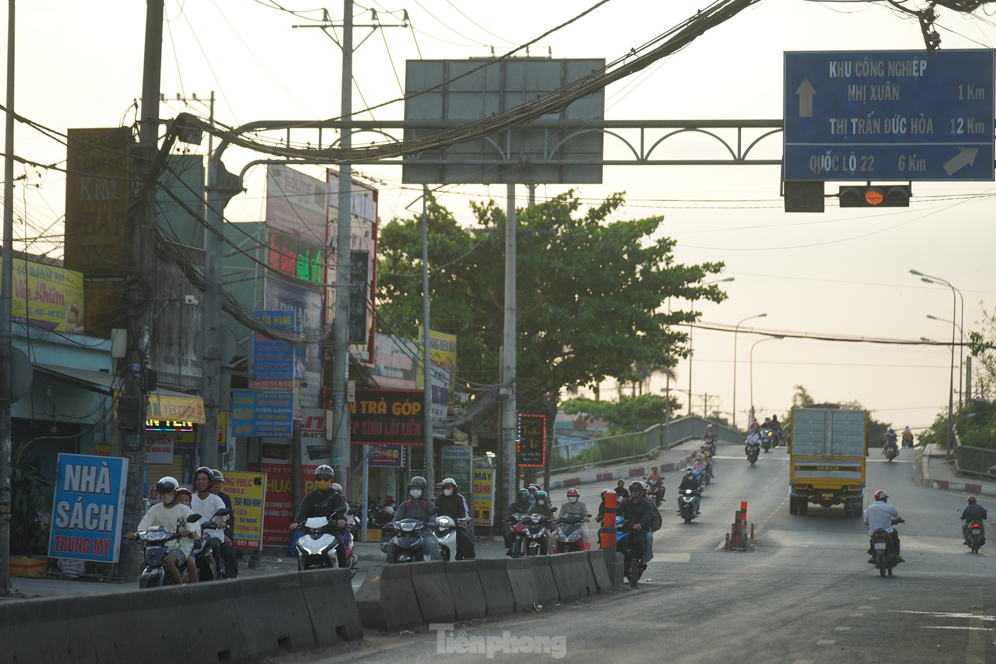 Hình ảnh khác biệt giữa 2 làn xe khi người dân quay lại TPHCM ảnh 4