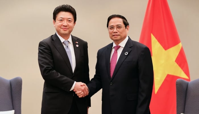 Prime Minister Pham Minh Chinh receives leaders of several major Japanese economic groups.