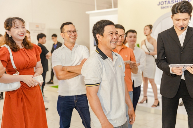 Vì sao sơn ngoại thất Jotashield Sạch Vượt Trội 'phủ sóng' hàng nghìn ngôi nhà Việt? - Ảnh 3.