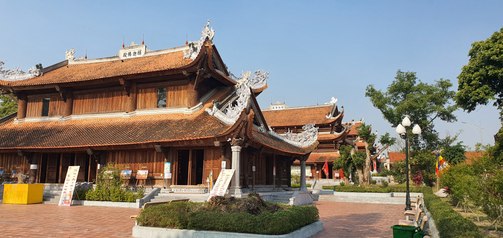 Quynh Lam Pagoda became an important Buddhist center in the 14th century during the Tran Dynasty with the activities of Phap Loa - the second patriarch of the Truc Lam Zen sect.