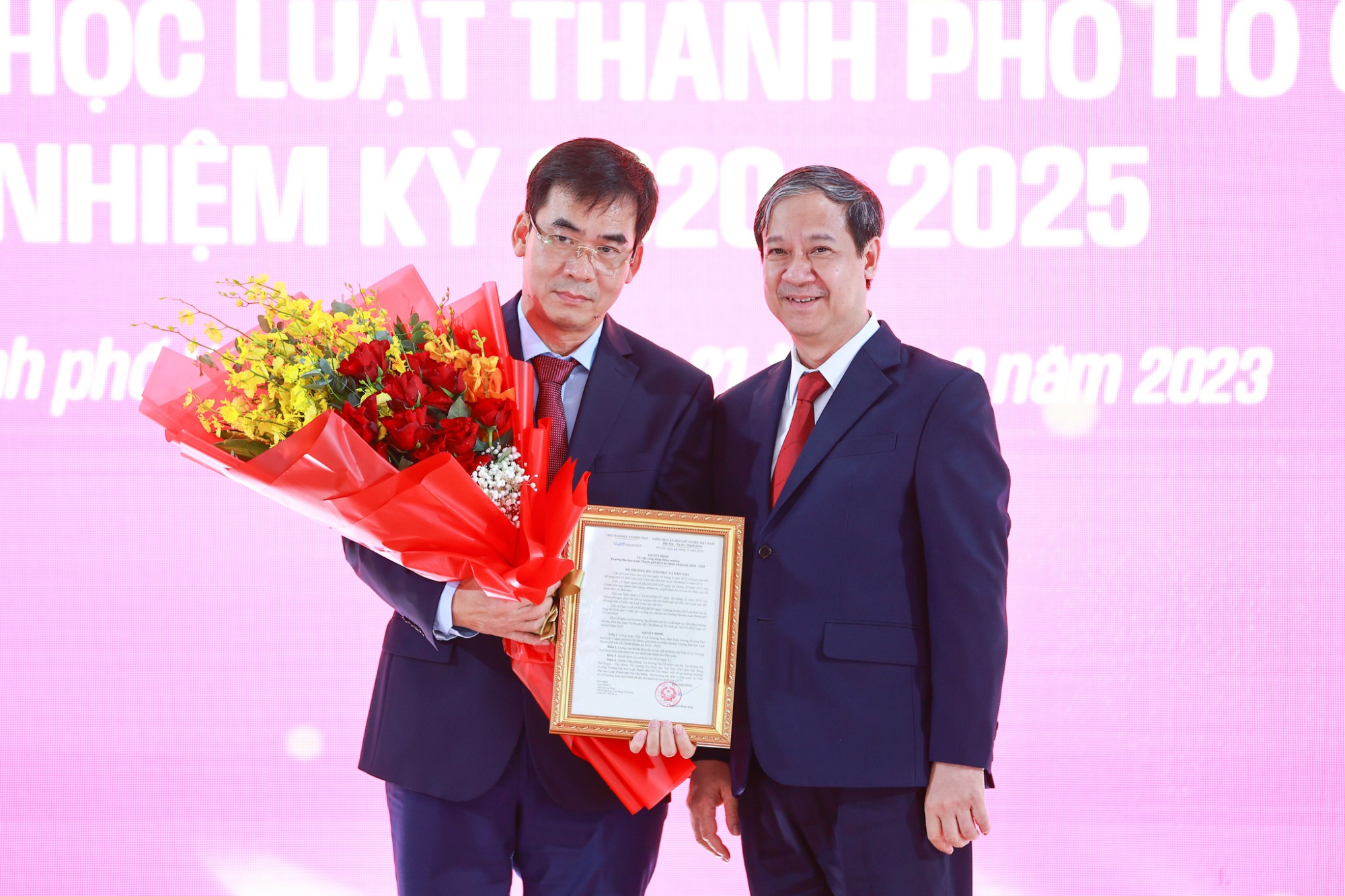 tan hieu truong truong dai hoc luat tp hcm co gan 30 nam cong tac tai truong hinh 1