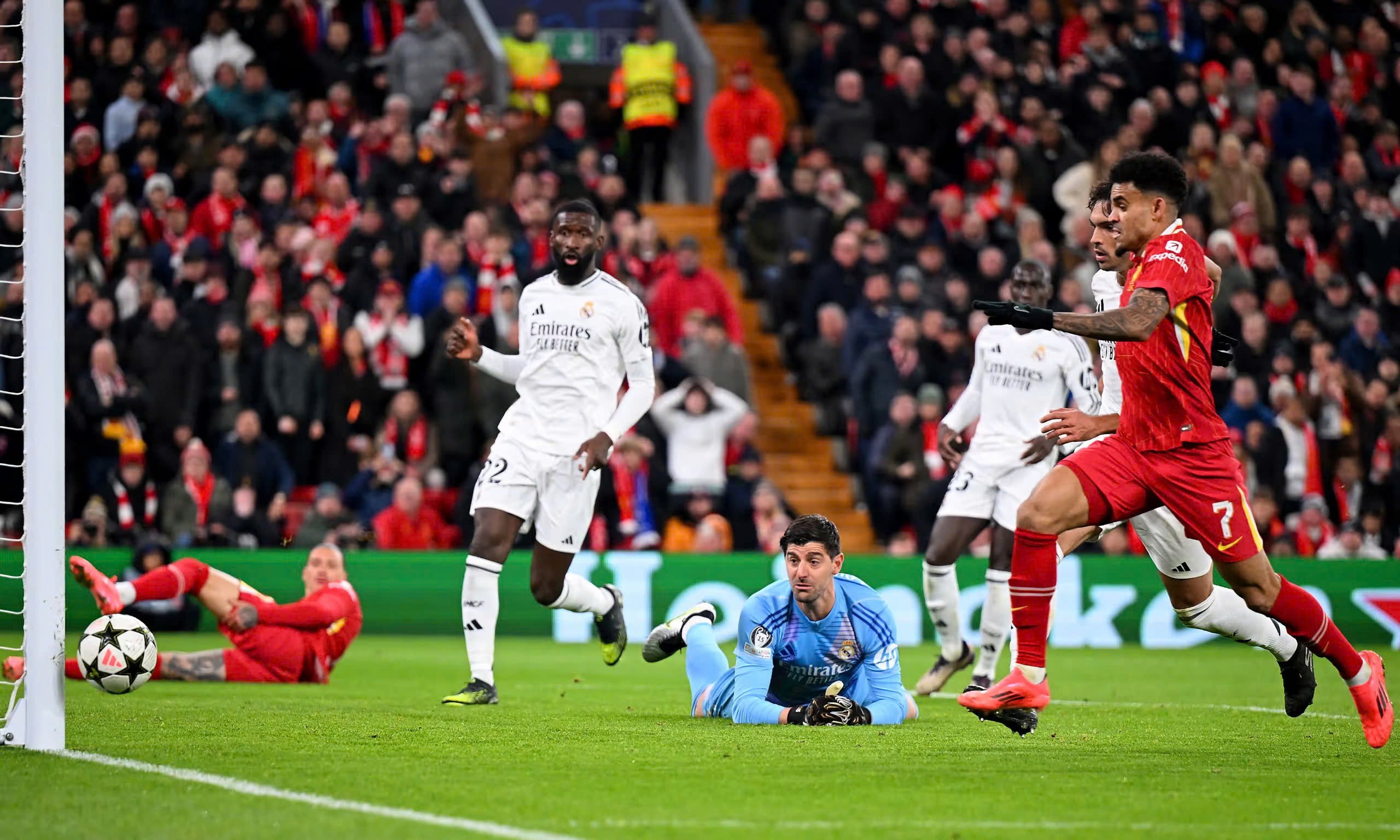 Champions League: Mbappe đá hỏng phạt đền: Real Madrid thua Liverpool- Ảnh 4.