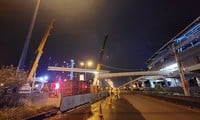 Image de la dernière passerelle piétonne reliant la gare de Thu Duc qui vient d'être achevée