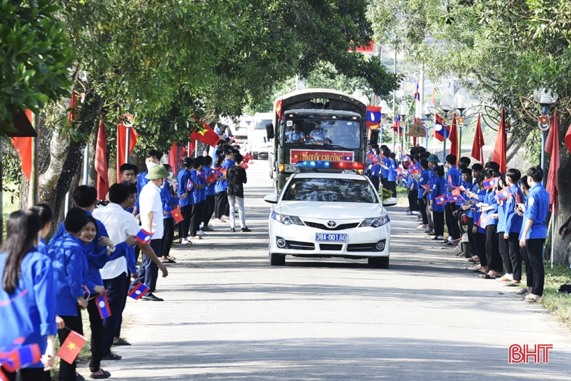 Ha Tinh people moved to welcome martyrs' remains back to their homeland