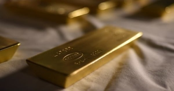 Gold price finds it difficult to maintain the threshold of 1,900 USD, pessimism prevails; What is the forecast for gold price this week?