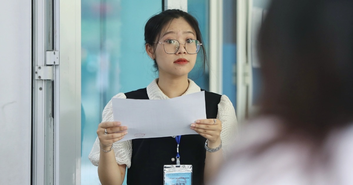 일반교사 설 보너스, 일부는 5000~6000만원 받고, 일부는 선물과 케이크 받아 격려