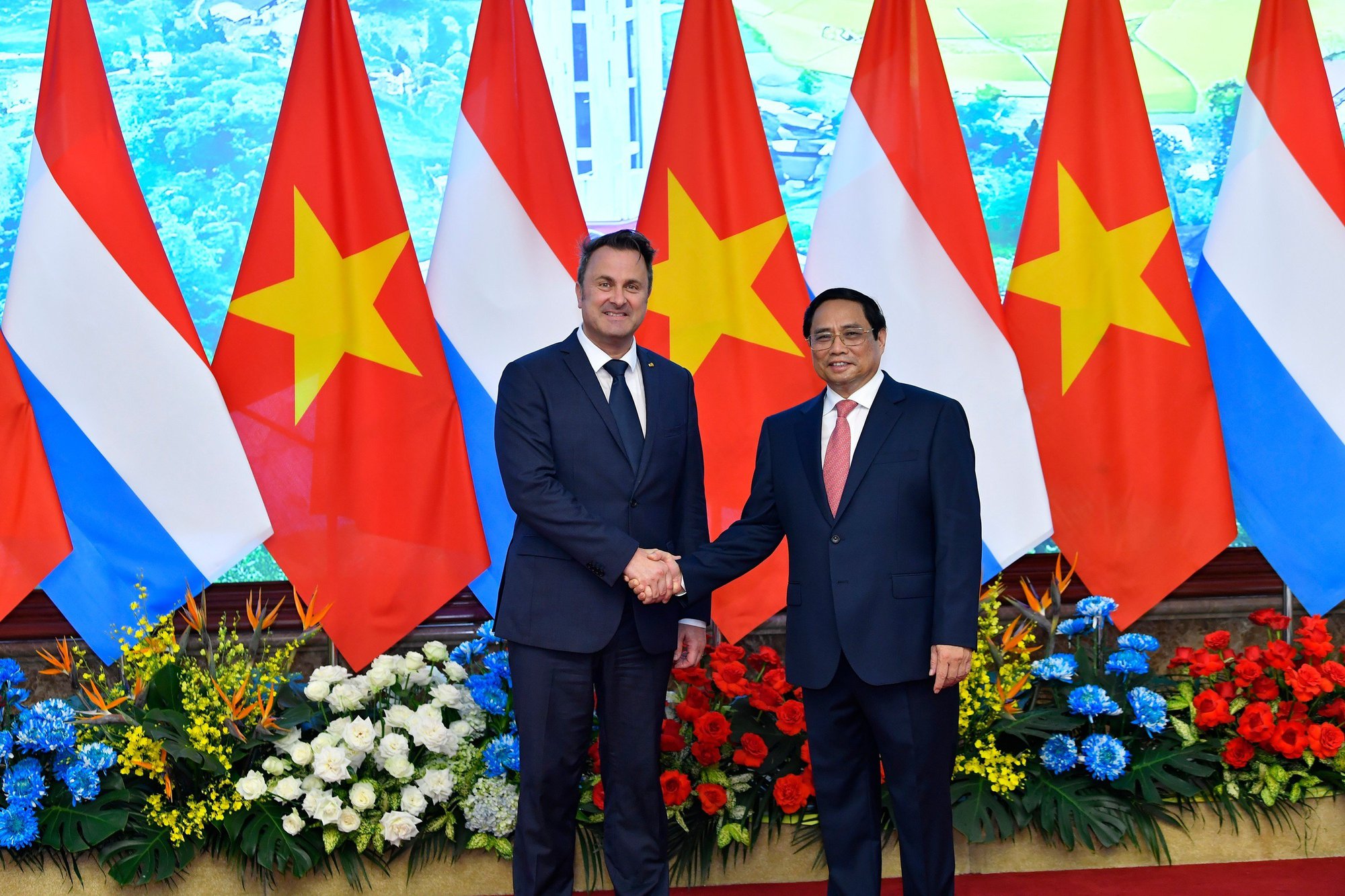 Le Premier ministre Pham Minh Chinh rencontre le Premier ministre du Luxembourg photo 4