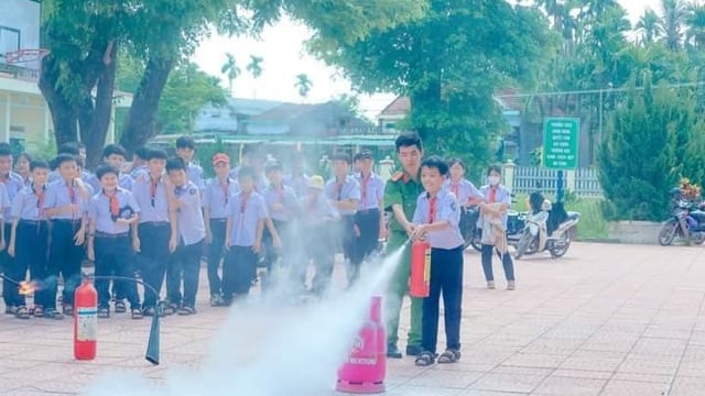 Quang Ngai doit « combler » les lacunes en matière de prévention et de lutte contre les incendies dans les internats