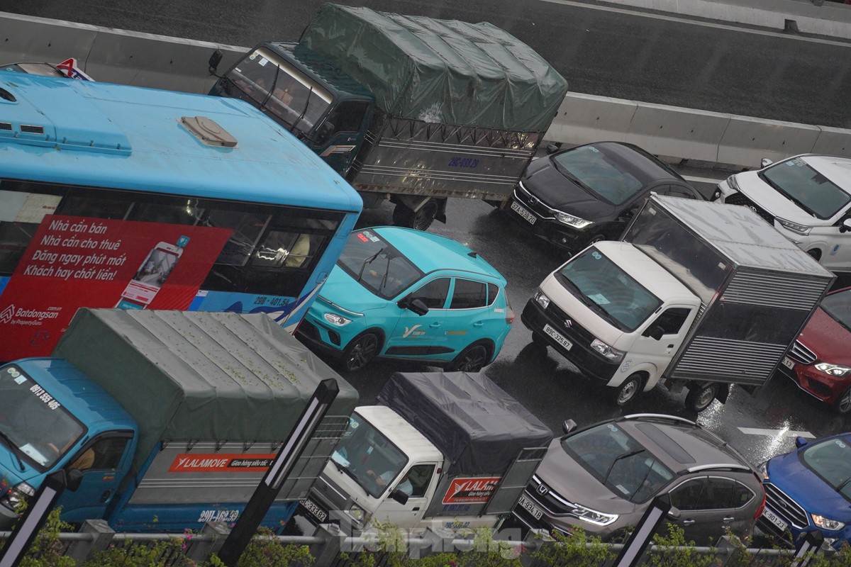 Hanoi: Vinh-Tuy-Brücke stundenlang stark gesperrt Foto 5