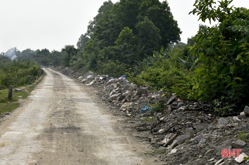 Необходимо строго пресекать незаконный сброс строительных отходов в городе Хонг Линь.
