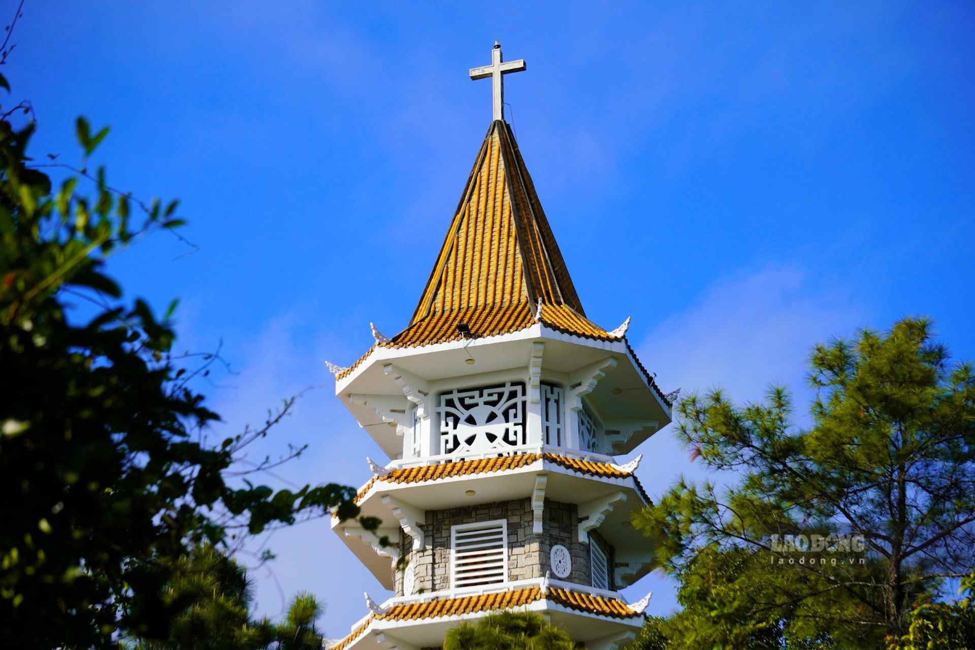 El monasterio es tan hermoso como un Da Lat en miniatura en el centro de Hue.