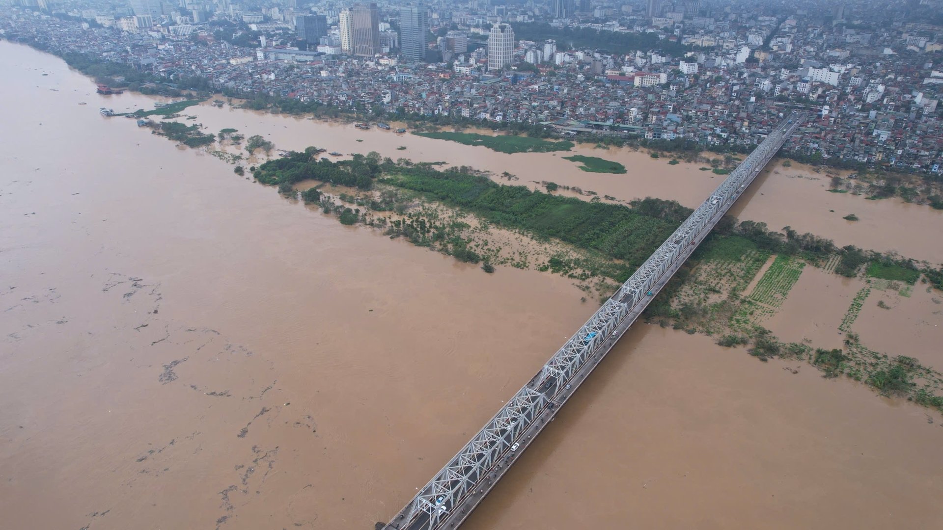 (Live) Hochwasser des Roten Flusses kann keine Überschwemmungen in Hanois Innenstadt verursachen