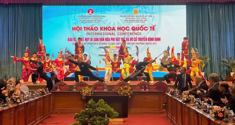 Elaboración de un expediente para incluir la cultura tradicional de Binh Dinh en la lista de patrimonios culturales de la humanidad, imagen 1
