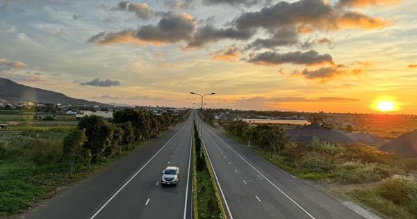 ¿Por qué es necesario ajustar localmente la ruta de la autopista Bao Loc?