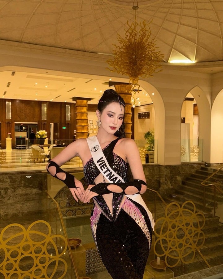 Khanh Linh impresiona con su extraordinario sentido de la moda.