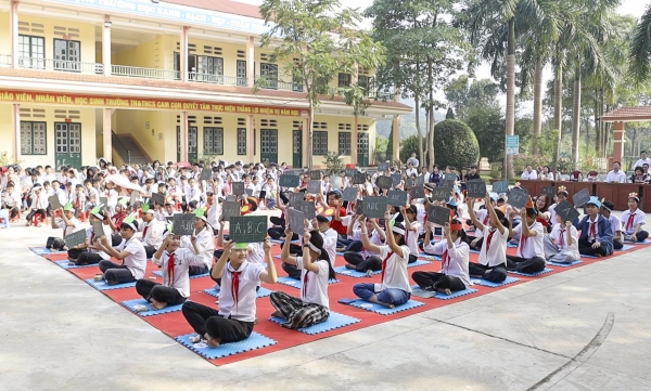 Save the Children cùng học sinh Lào Cai “Rung chuông vàng” xây dựng trường học an toàn, hạnh phúc