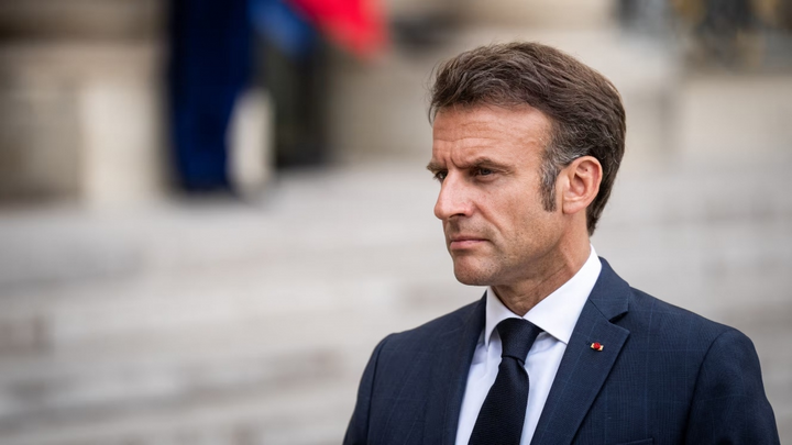 Le président français Emmanuel Macron a souligné qu'il ne voulait pas que les responsables diplomatiques français deviennent les otages du gouvernement militaire. (Photo : France Info)