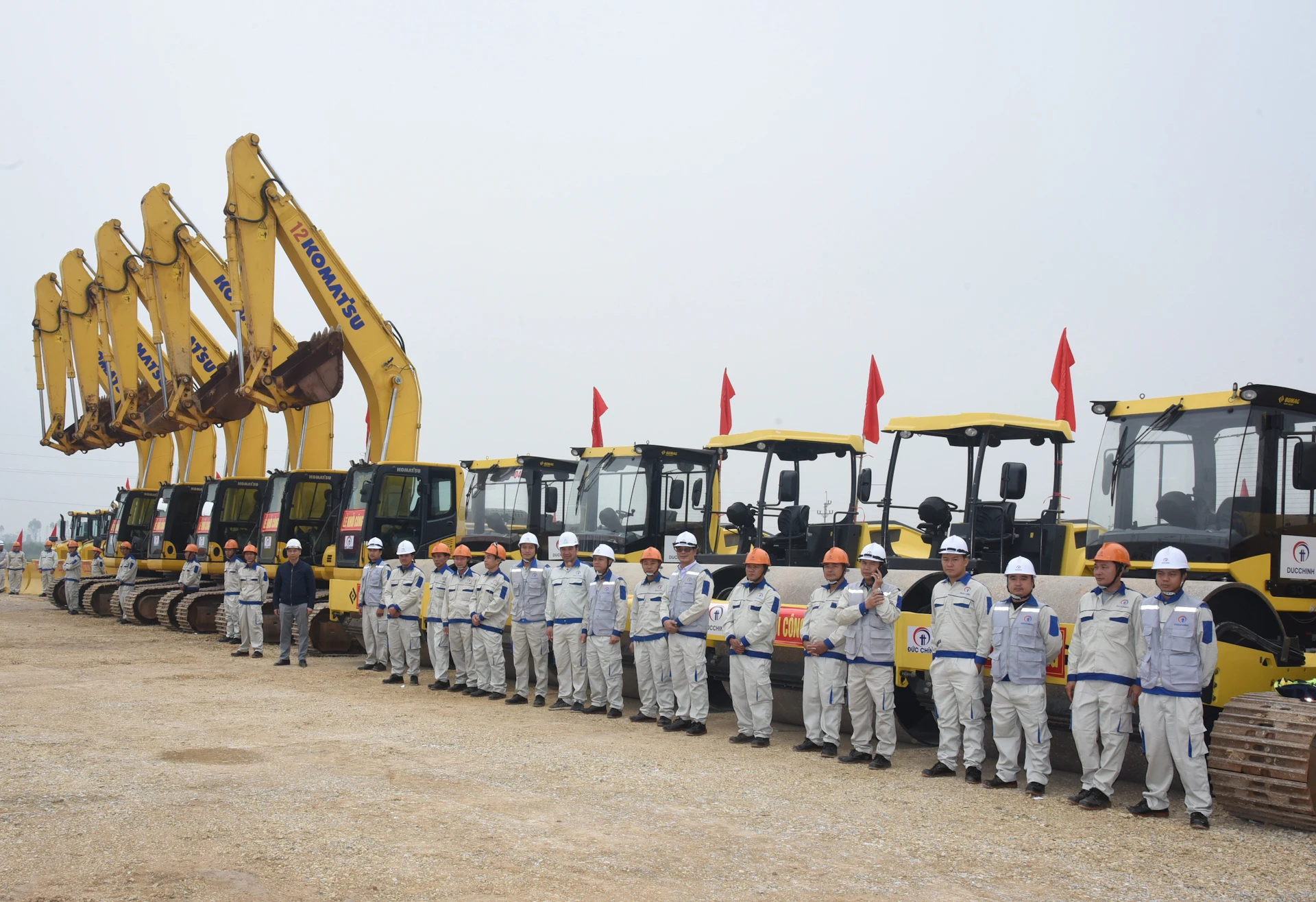 [Photo] Le Premier ministre Pham Minh Chinh assiste à la cérémonie d'inauguration du projet de construction de l'aéroport de Gia Binh photo 10