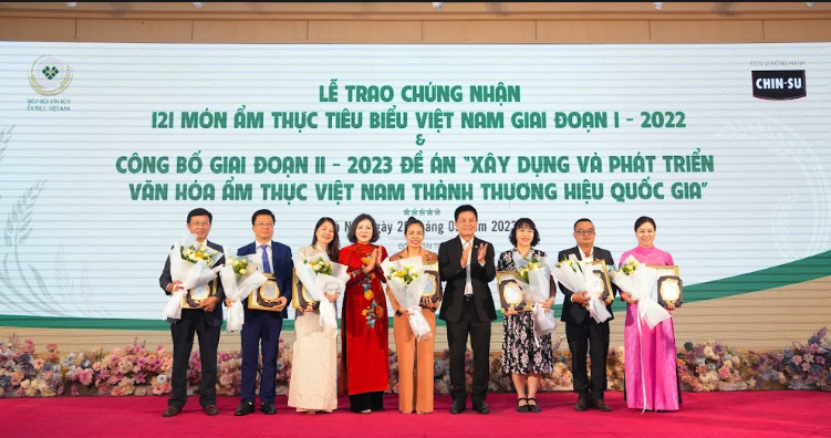 Vinh danh 121 món ẩm thực tiêu biểu của Việt Nam - Ảnh 1.