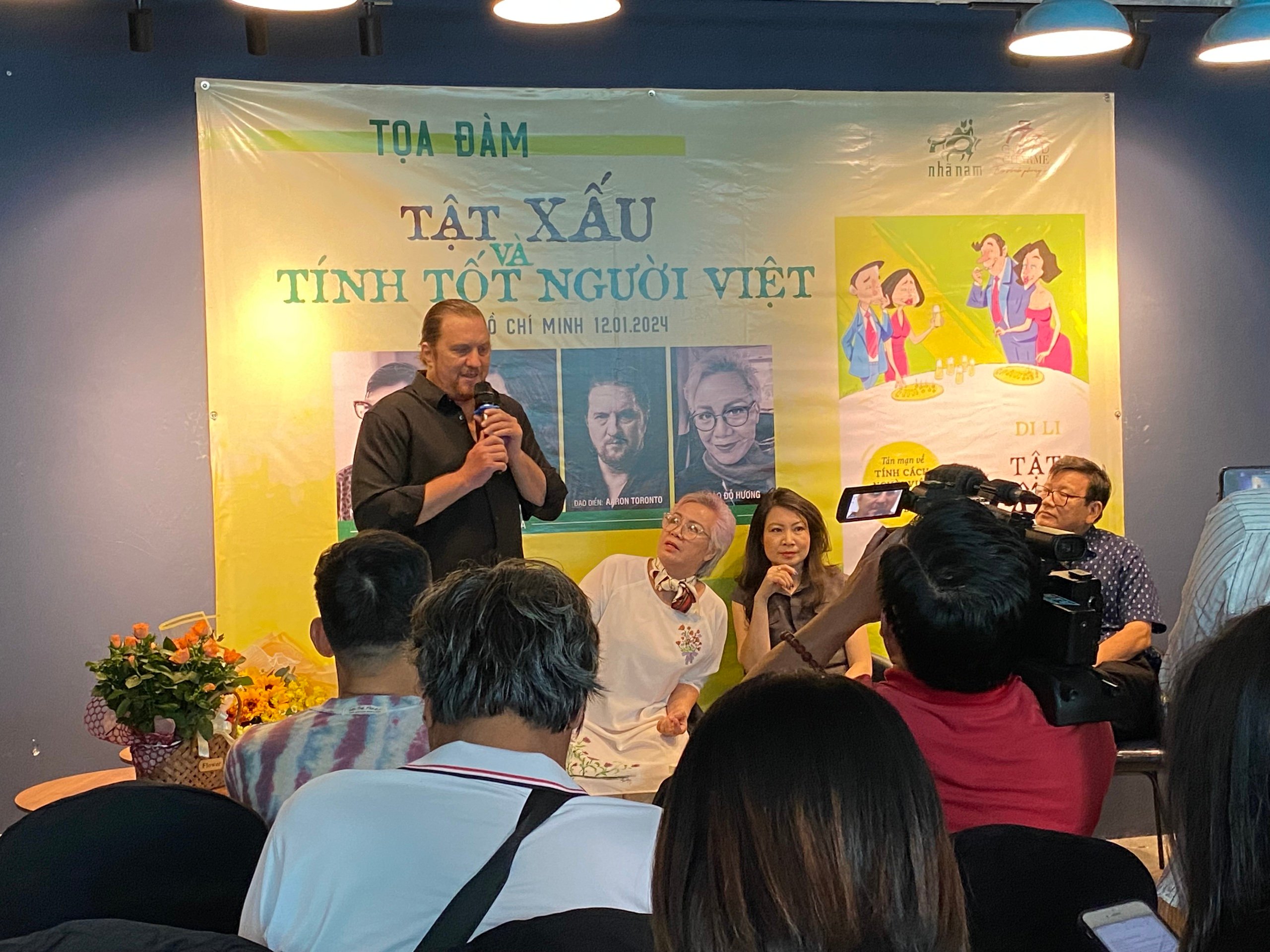 Tọa đàm về tật xấu và tính tốt người Việt cùng nhà văn Di Li- Ảnh 3.