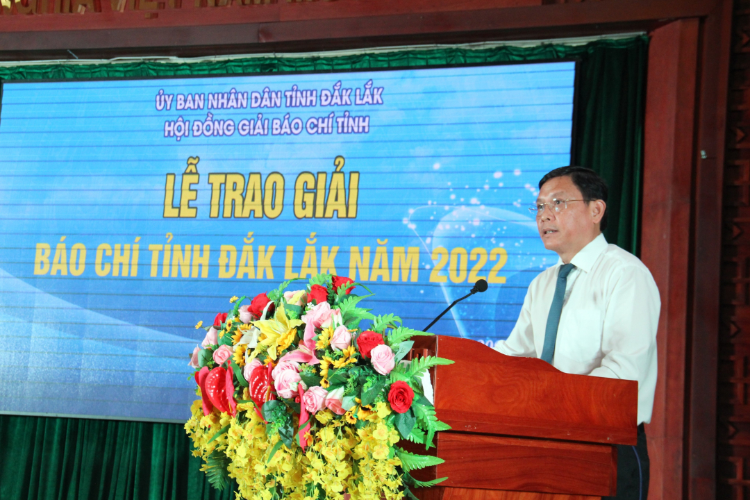 Permanent Vice Chairman of Dak Lak Provincial People's Committee Nguyen Tuan Ha spoke at the ceremony.