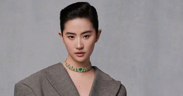 Liu Yifei changes her look with short hair and impressive outfit