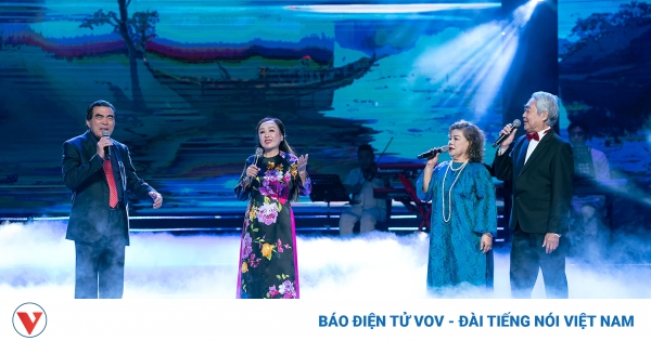 4 veteran People's Artists sing together for the first time in the program Tet Van Loc 2024