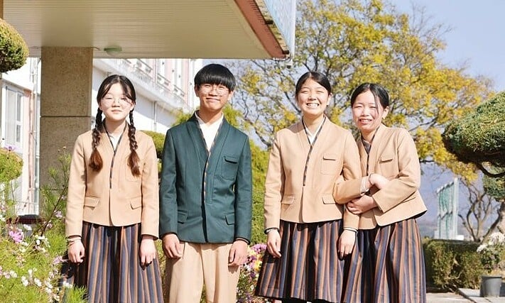 Fast ein Dutzend koreanischer Gymnasien laden vietnamesische Schüler ein