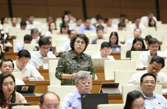 국회의원: 보험사 직원들이 의사들에게 왜 이 약을 처방하고 저 약은 처방하지 않았는지 추궁 사진 4