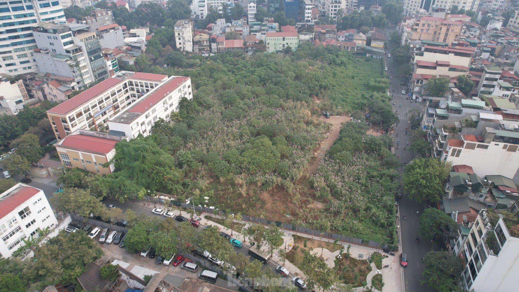 Nahaufnahme von 3 „Golden Land“-Projekten, deren Entfernung der Vorsitzende der Stadt Hanoi gerade angeordnet hat. Foto 11